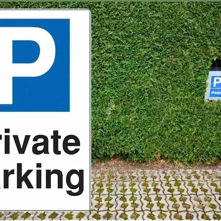2 Mit Parkplatz Apartment *