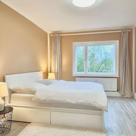 2 Mit Parkplatz Apartment *