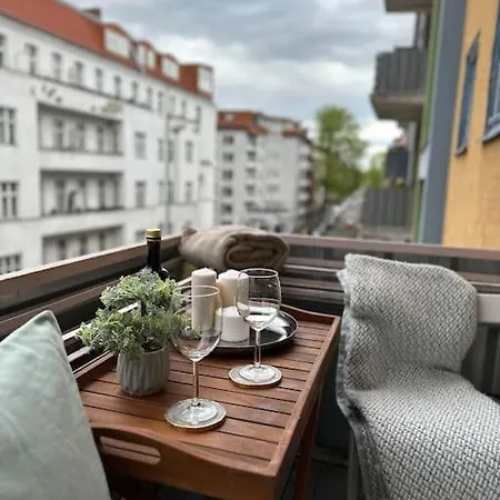 2 Mit Parkplatz * Berlin