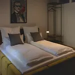 2 Mit Parkplatz Apartman