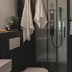 2 Mit Parkplatz Apartman *