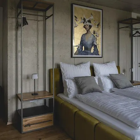 2 Mit Parkplatz برلين