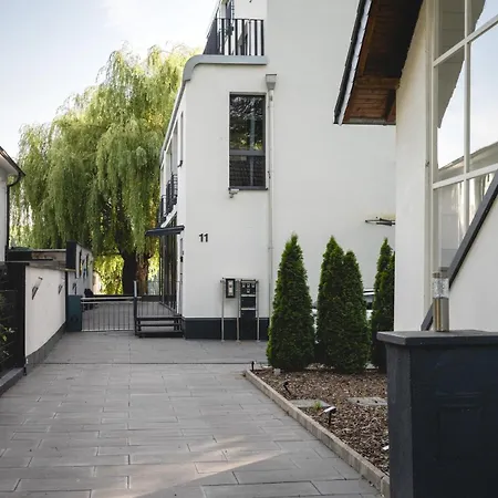 2 Mit Parkplatz Apartman *